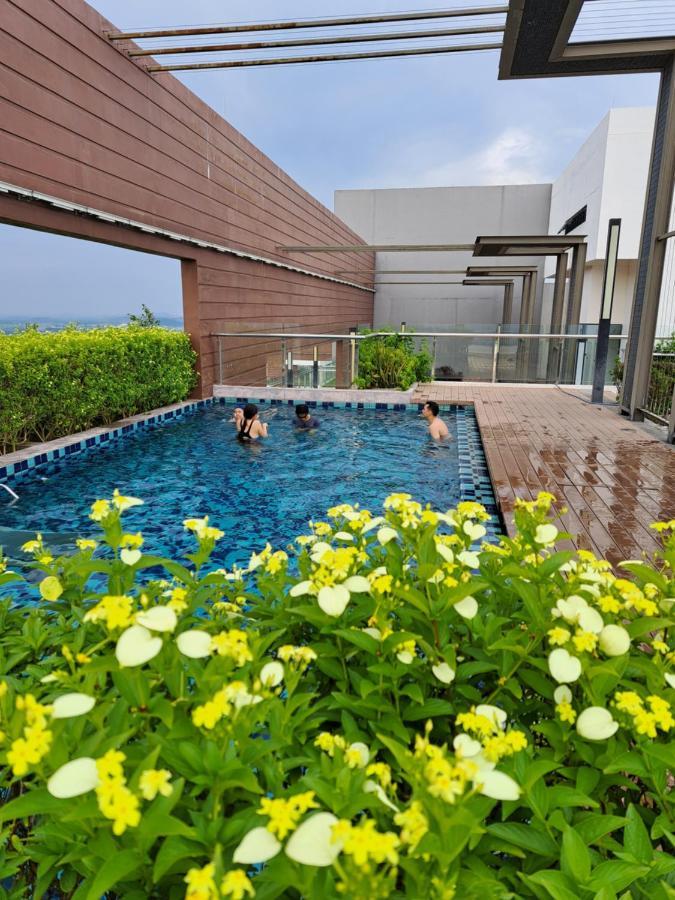 Woodsbury Suites Ikea House Butterworth Penang מראה חיצוני תמונה